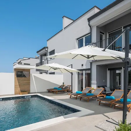 Ferienhaus 4 Bedroom Stunning In Nova Vas (Porec)