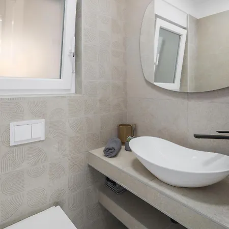 4 Bedroom Stunning In Nova Vas Holiday home *