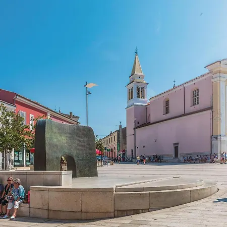 4 Bedroom Stunning In Prázdninový dům Nova Vas (Porec)