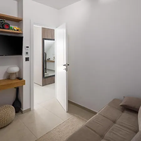4 Bedroom Stunning In Nova Vas *